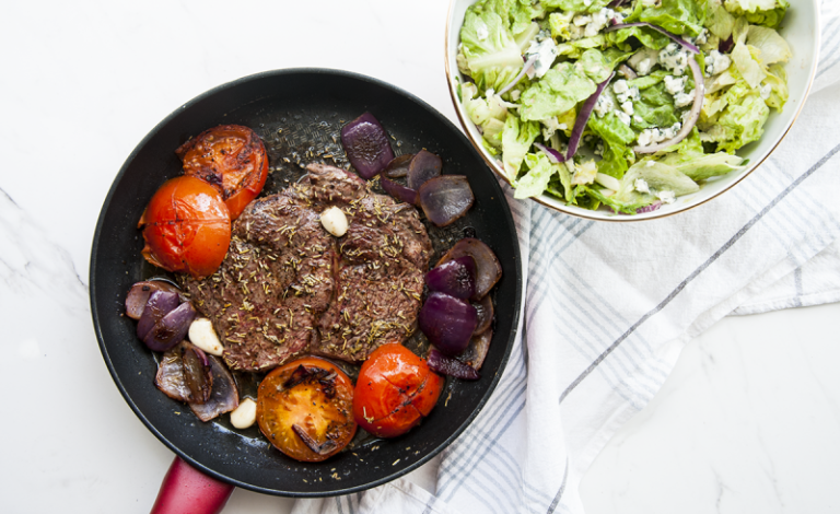 Stek z Antrykotu z Grillowanym Pomidorem