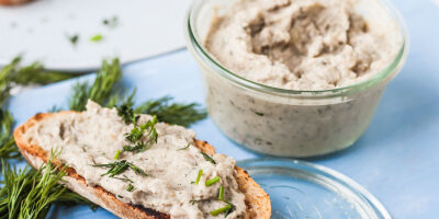 Pasta Z Białej Fasoli Z Pieczonym Czosnkiem i Słonecznikiem