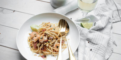 makaron-z-krewetkami,-szynką-permeńską-i-białym-winem