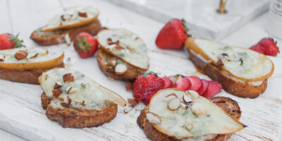 bruchetta-z-gruszką-i-gorgonzolą-