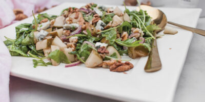 sałatka-z-gorgonzolą-i-gruszką-