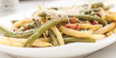 fasolka-szparagowa-z-boczkiem-i-parmezanem-