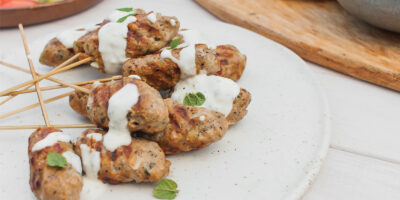 koftyz-indyka-z-sosem-czosnkowym