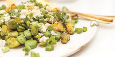 sałatka-z-bobem,-pieczonymi-ziemniakami-i-serem-feta-