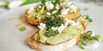 pasta-z-bobu-z-miętą,-dymką-i-fetą-