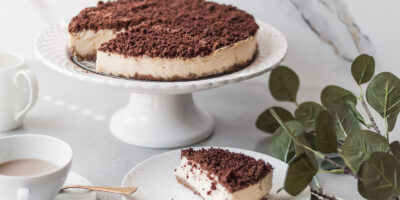 sernik-z-cynamonowo-ciasteczkową-kruszonką