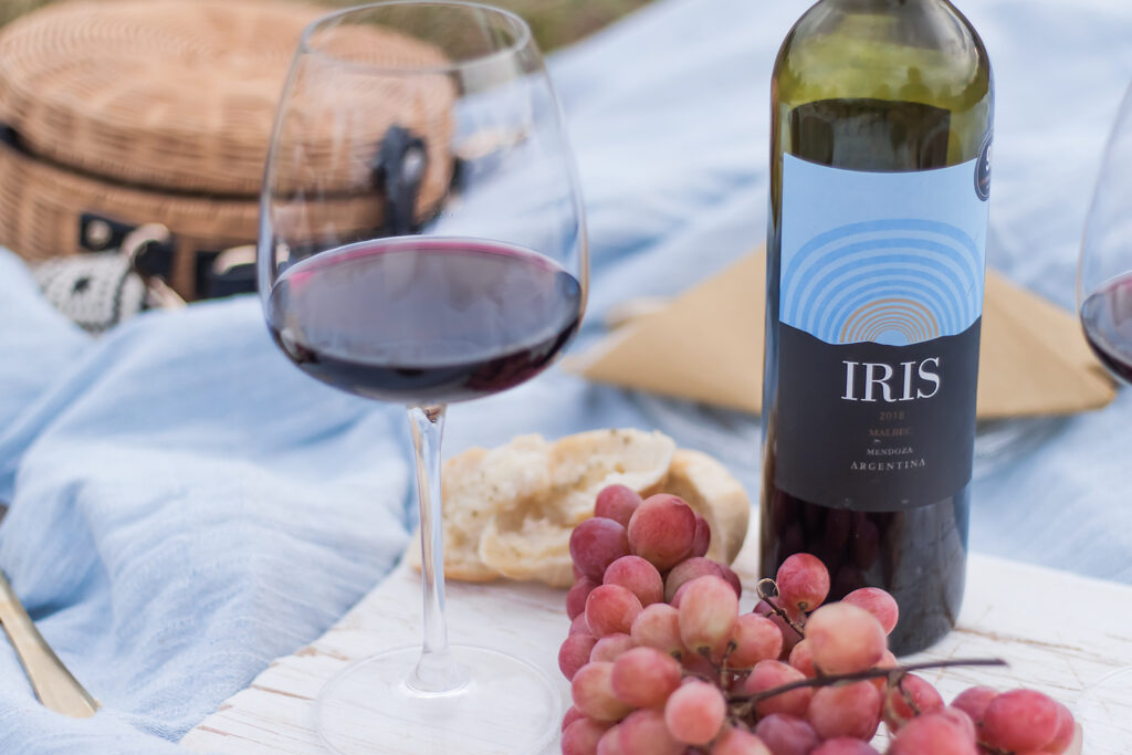 idealne wino na romantyczna kolacje- malbec iris 