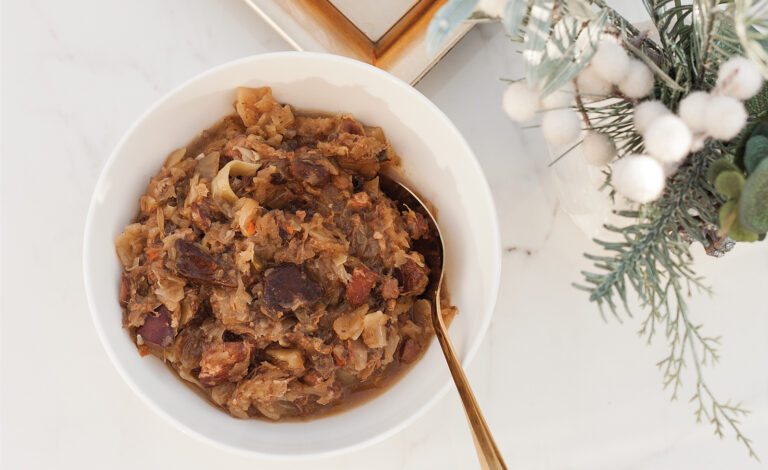 bigos staropolski z zeberkami, grzybami i sliwkami