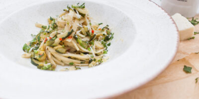 szybki makaron aglio e olio z cukinia