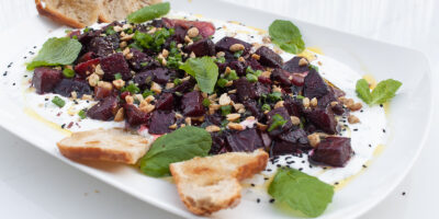 pieczone buraki na jogurcie greckim pomysl na przekaske