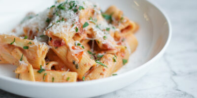 rigatoni z pomidorkami koktajlowymi i ricottą