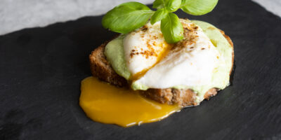 jajka po turecku na grzance