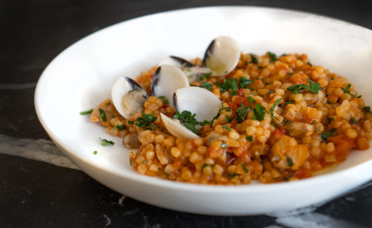 vongole sardyński makaron z owocami morza małżami vongolami