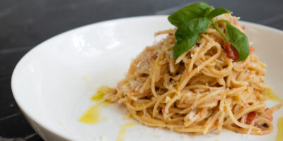 pasta pesto trapanese czyli makaron z sosem na zimno bez gotowania