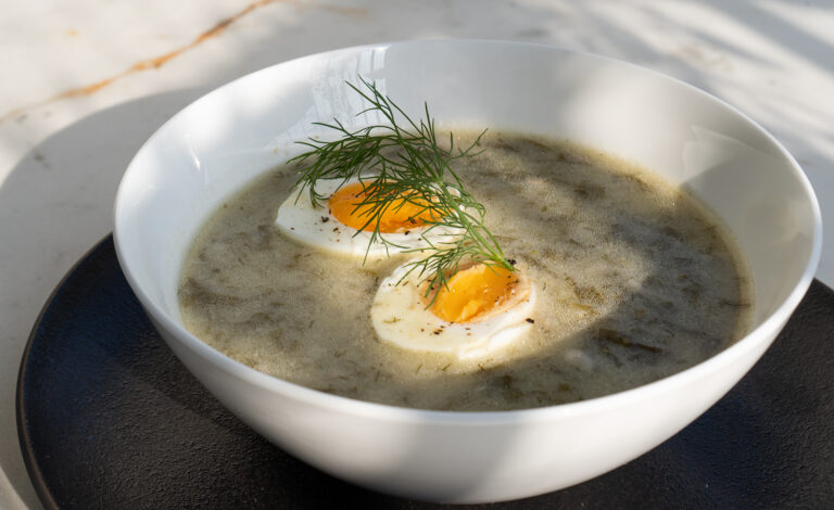 zupa szczawiowa na żeberkach z przepisu mojej babci