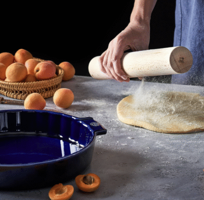 kobaltowe naczynie ceramiczne do tarty