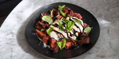 wytrawne pieczone figi z burratą