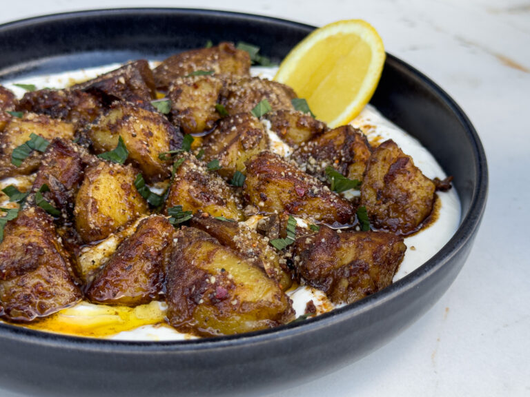 ziemniaki chrupiące na puszystej fecie w przyprawie 5 smakó∑