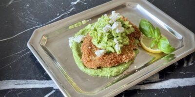 sznycel z kurczaka i salatka bogini